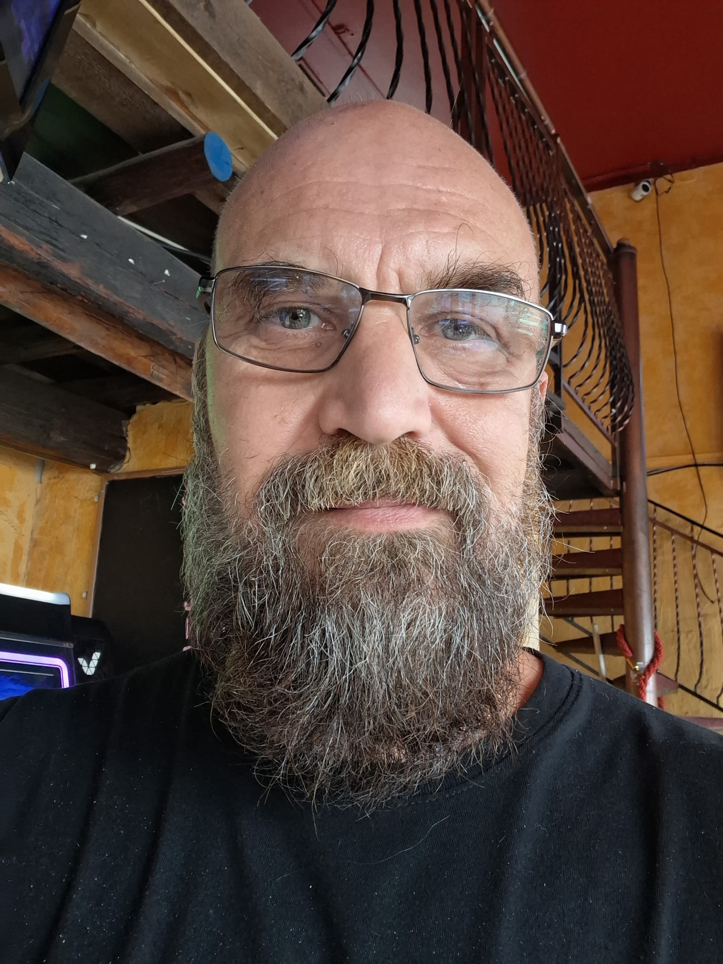 Ari, Arin Siivouksen yrittäjä